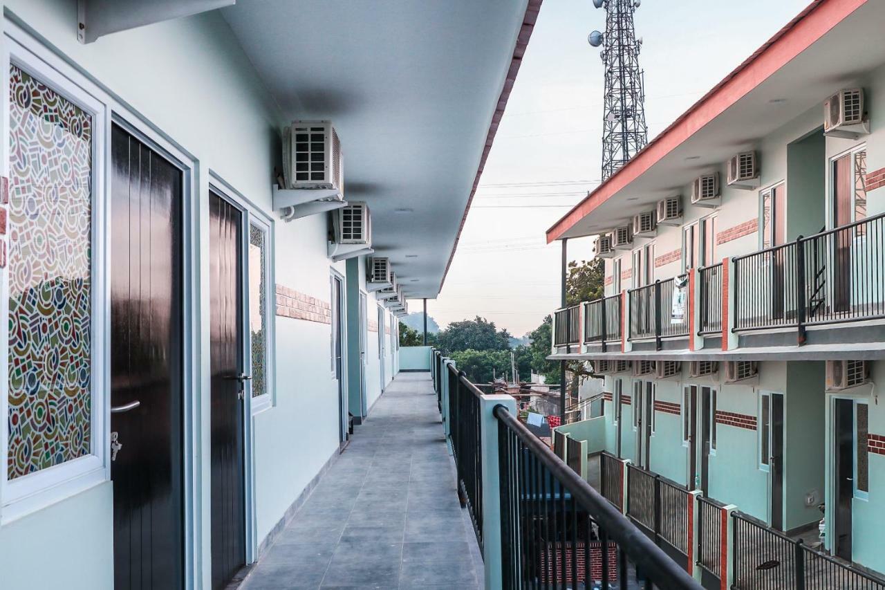 Oyo 488 Tekno Residence South Tangerang Kültér fotó