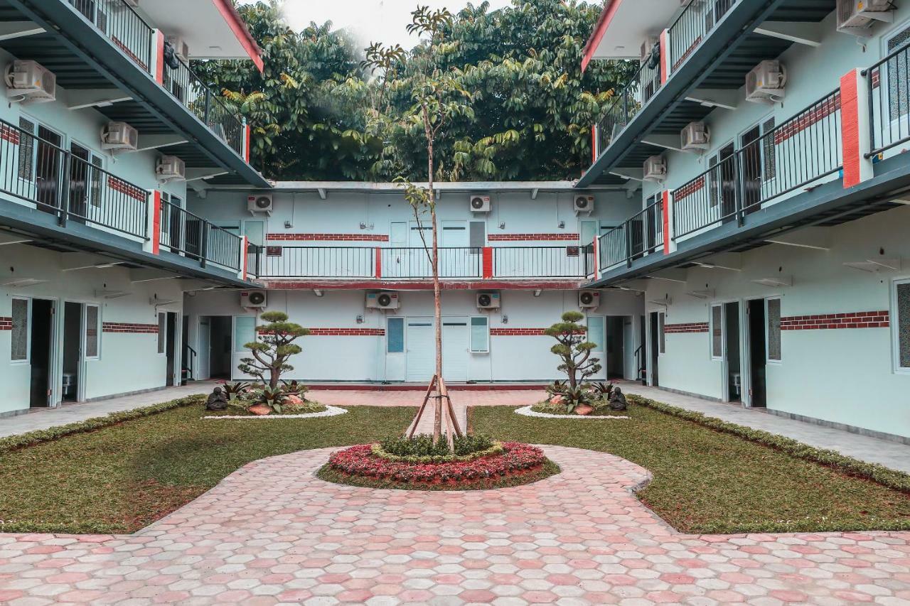 Oyo 488 Tekno Residence South Tangerang Kültér fotó